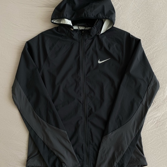 Nike Shield Rain/Windbreaker Jacket - Picture 1 of 5